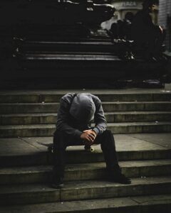 Rozwój po trudnych doświadczeniach – trauma i wzrost osobisty. Artykuł na blogu psychologicznym mgr Renaty Kosteckiej.